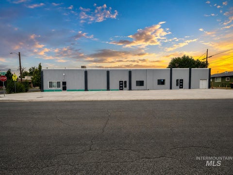 Photo of 561 E Main Ave, Twin Falls, ID 83301 (MLS # 98998738)