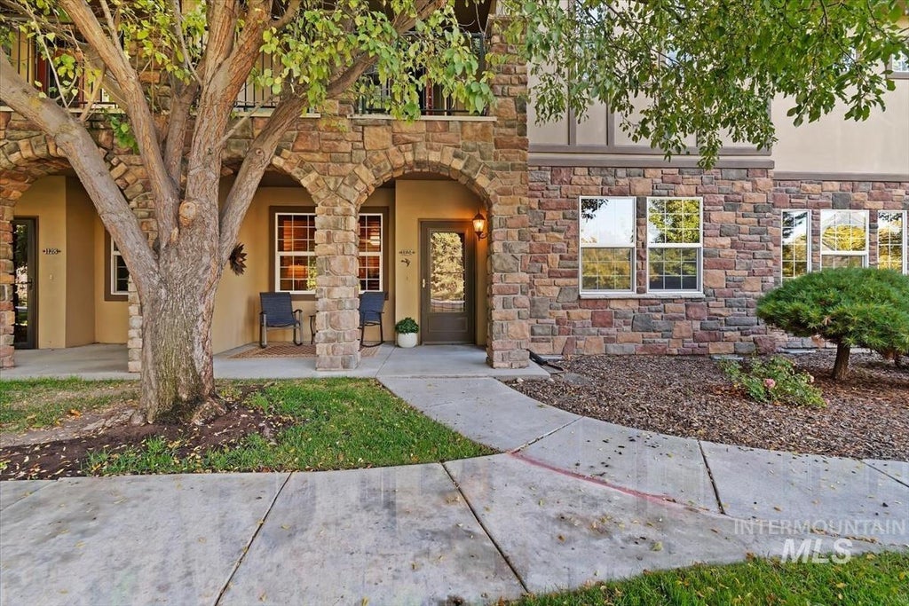 Photo of 1124 E Winding Creek Drive #3 building 7 Sooner, Eagle, ID 83616 (MLS # 99001021)
