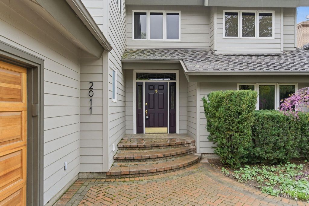 Photo of 2011 S Creekside Ln, Boise, ID 83706 (MLS # 98982575)