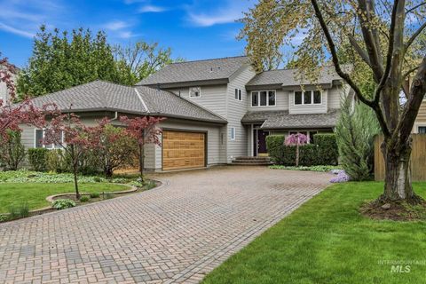 Photo of 2011 S Creekside Ln, Boise, ID 83706 (MLS # 98982575)