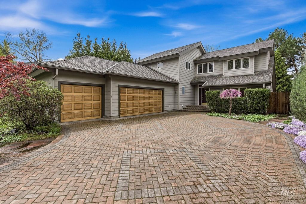 Photo of 2011 S Creekside Ln, Boise, ID 83706 (MLS # 98982575)