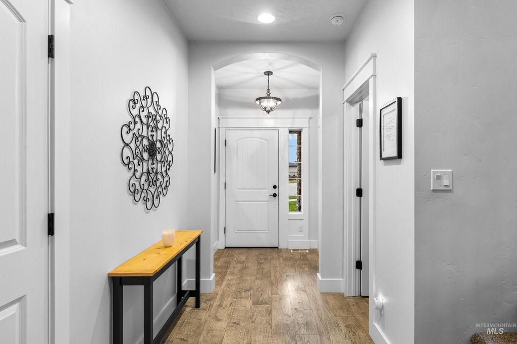 Photo of 6777 N Exeter Ave, Meridian, ID 83646 (MLS # 98971116)