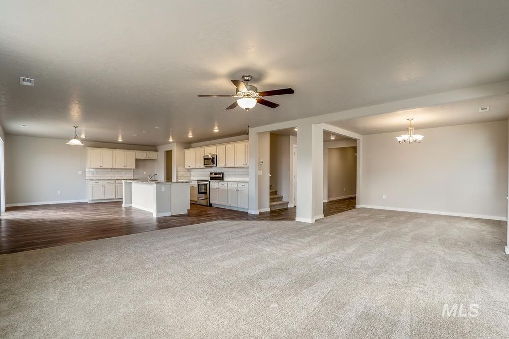 Photo of 10768 Armuth St, Caldwell, ID 83605 (MLS # 98972708)