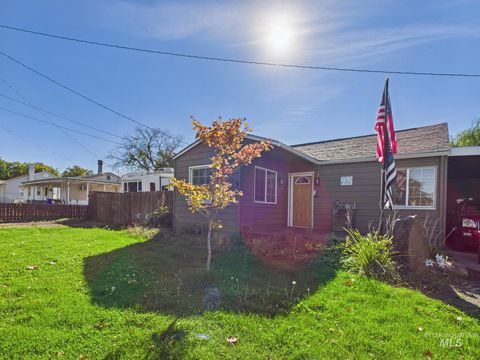 Photo of 1220 Burrell Ave, Lewiston, ID 83501 (MLS # 98964044)