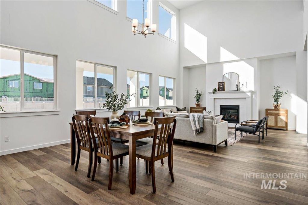 Photo of 4893 W River Oaks Ct, Meridian, ID 83646 (MLS # 98978708)