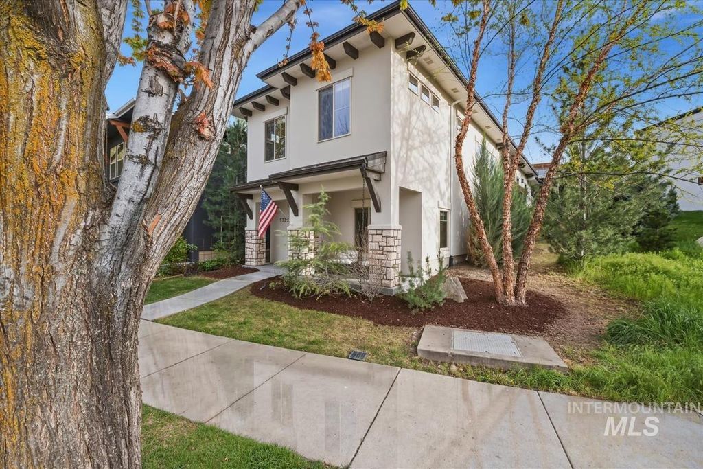 Photo of 5739 W Hidden Springs Dr, Boise, ID 83714 (MLS # 98982913)