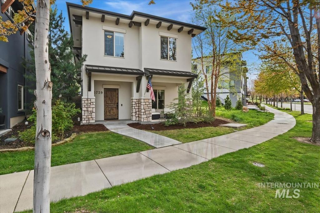 Photo of 5739 W Hidden Springs Dr, Boise, ID 83714 (MLS # 98982913)