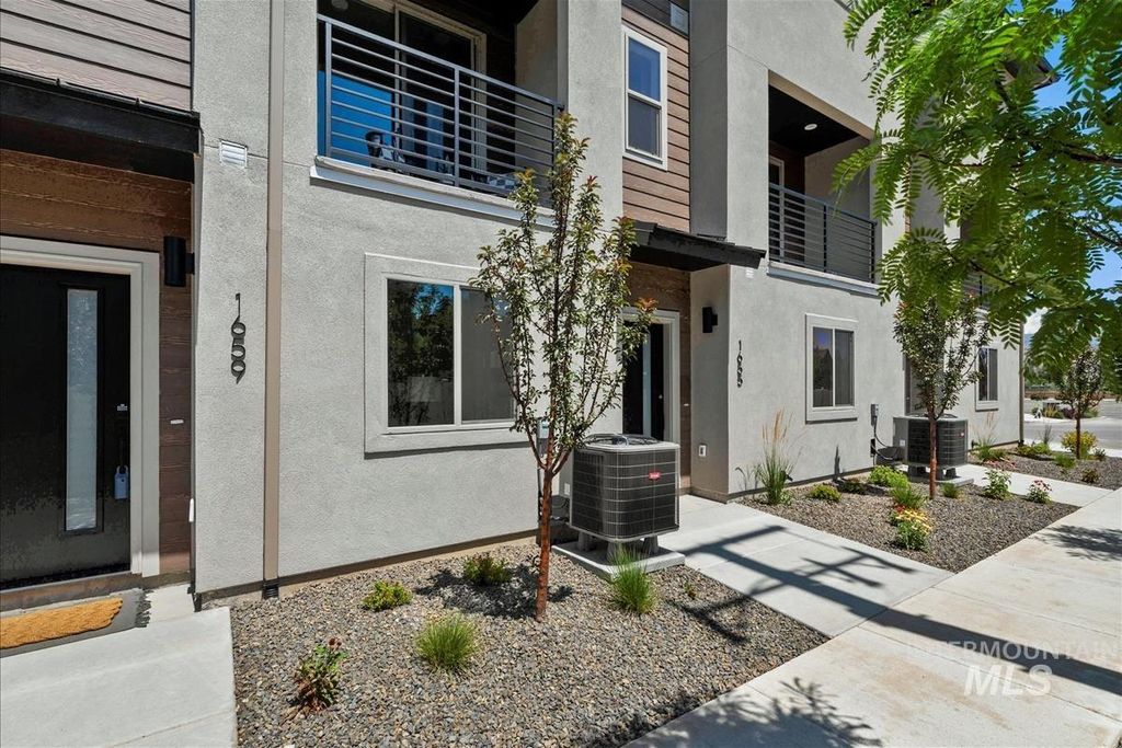 Photo of 1701 S Federal Way, Boise, ID 83705 (MLS # 98986324)