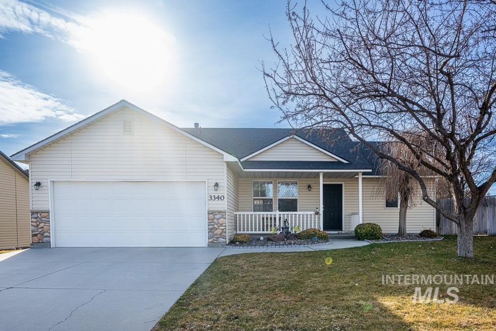 Photo of 3340 S Malad Dr, Nampa, ID 83686 (MLS # 98976025)