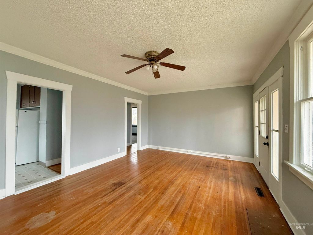 Photo of 1120 9th St, Lewiston, ID 83501 (MLS # 98974082)