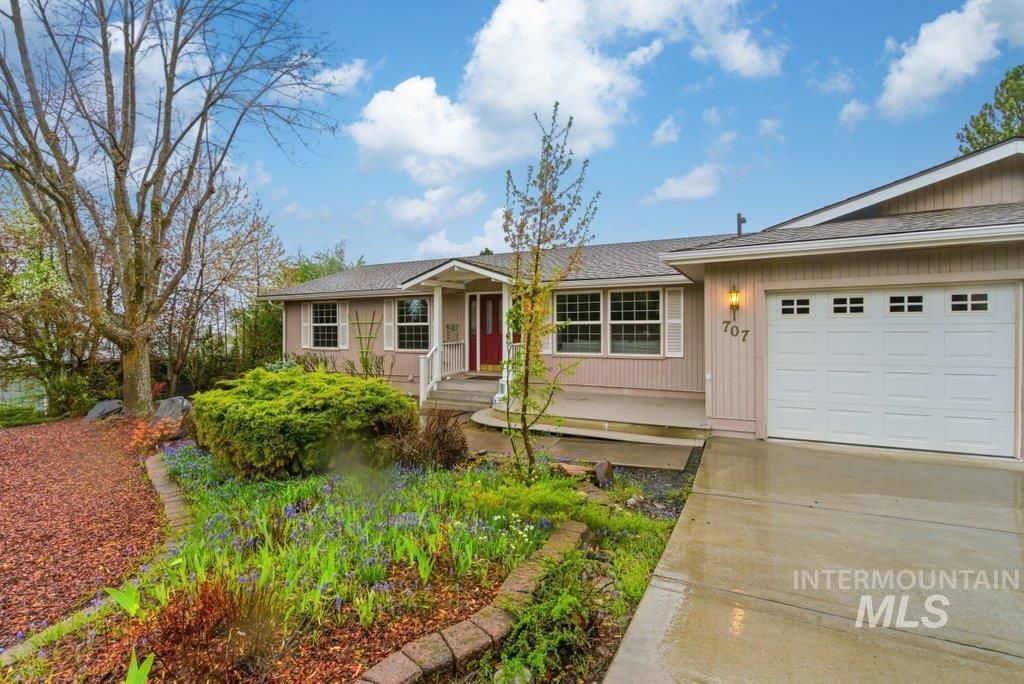 Photo of 707 Hathaway St, Moscow, ID 83843 (MLS # 98983366)