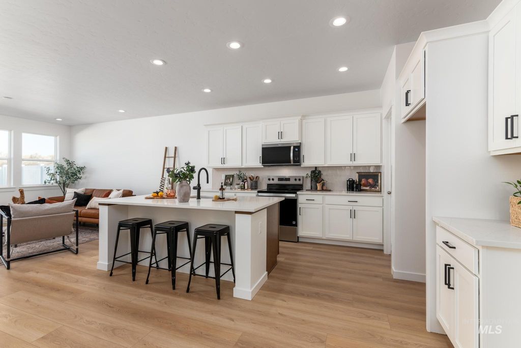 Photo of 8521 W Stillmore St, Star, ID 83669 (MLS # 98971731)