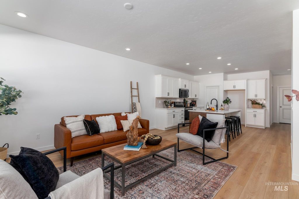 Photo of 8521 W Stillmore St, Star, ID 83669 (MLS # 98971731)