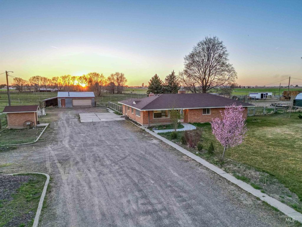 Photo of 13 N 200 E, Rupert, ID 83350 (MLS # 98979642)