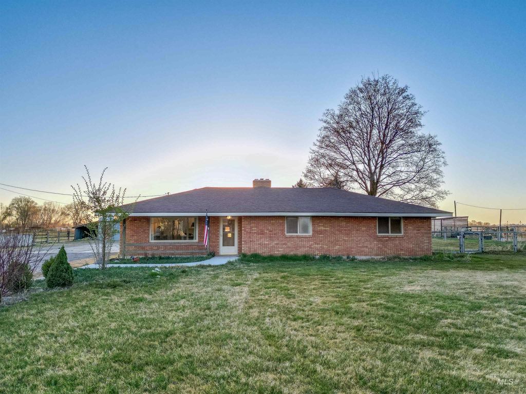 Photo of 13 N 200 E, Rupert, ID 83350 (MLS # 98979642)