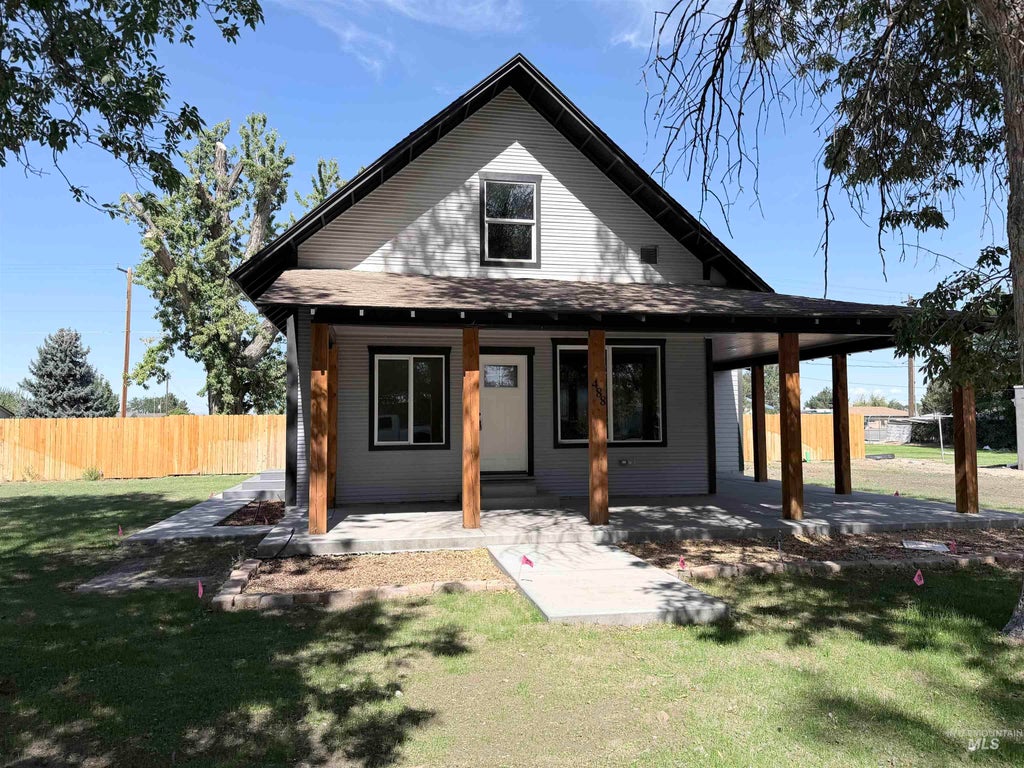 Photo of 488 3rd Ave W AVE, Wendell, ID 83355 (MLS # 99000629)