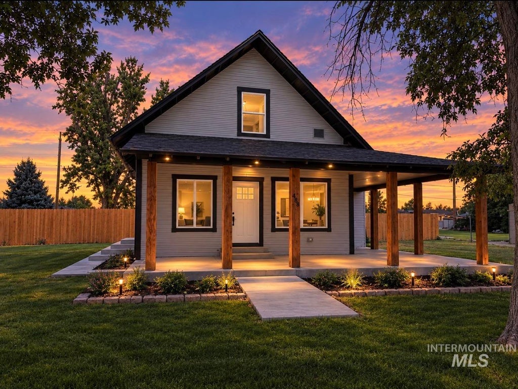 Photo of 488 3rd Ave W AVE, Wendell, ID 83355 (MLS # 99000629)