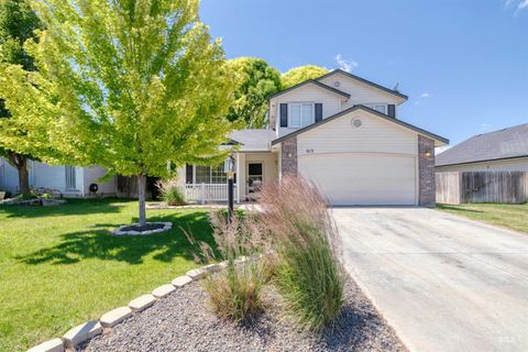 Photo of 615 Royal St, Caldwell, ID 83605 (MLS # 98989780)