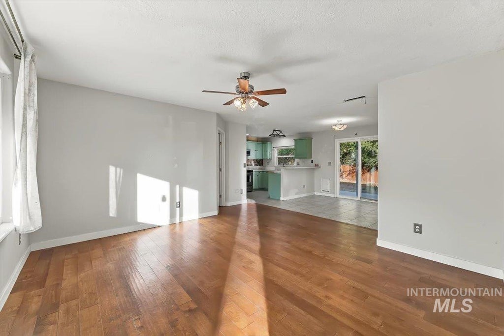 Photo of 527 N Copper River Dr, Nampa, ID 83651 (MLS # 99004271)