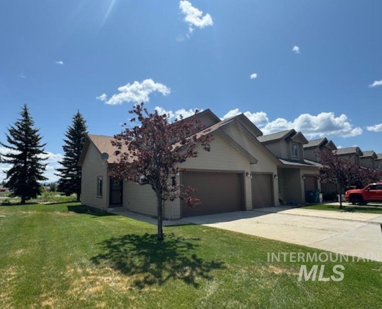 Photo of 24 Mangum Dr Unit # 1 Cir, Donnelly, ID 83615 (MLS # 98970322)