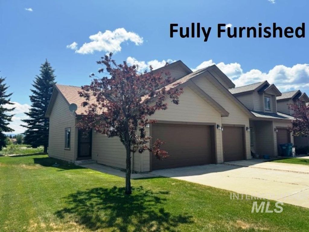 Photo of 24 Mangum Dr Unit # 1 Cir, Donnelly, ID 83615 (MLS # 98970322)