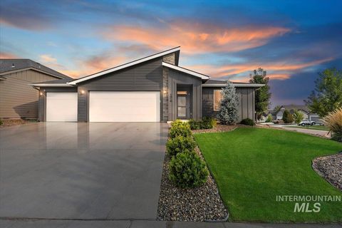 1916 W Henrys Fork Drive Meridian ID 83642