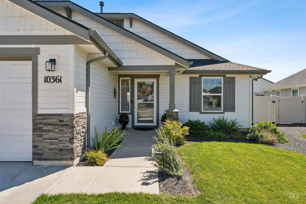 Photo of 10361 Blackpool Ridge St, Nampa, ID 83687 (MLS # 99000481)
