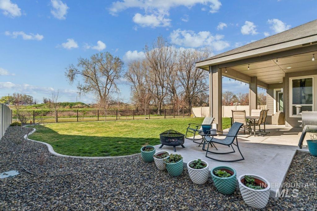 Photo of 11095 Red Mountain Street, Caldwell, ID 83605 (MLS # 98979074)