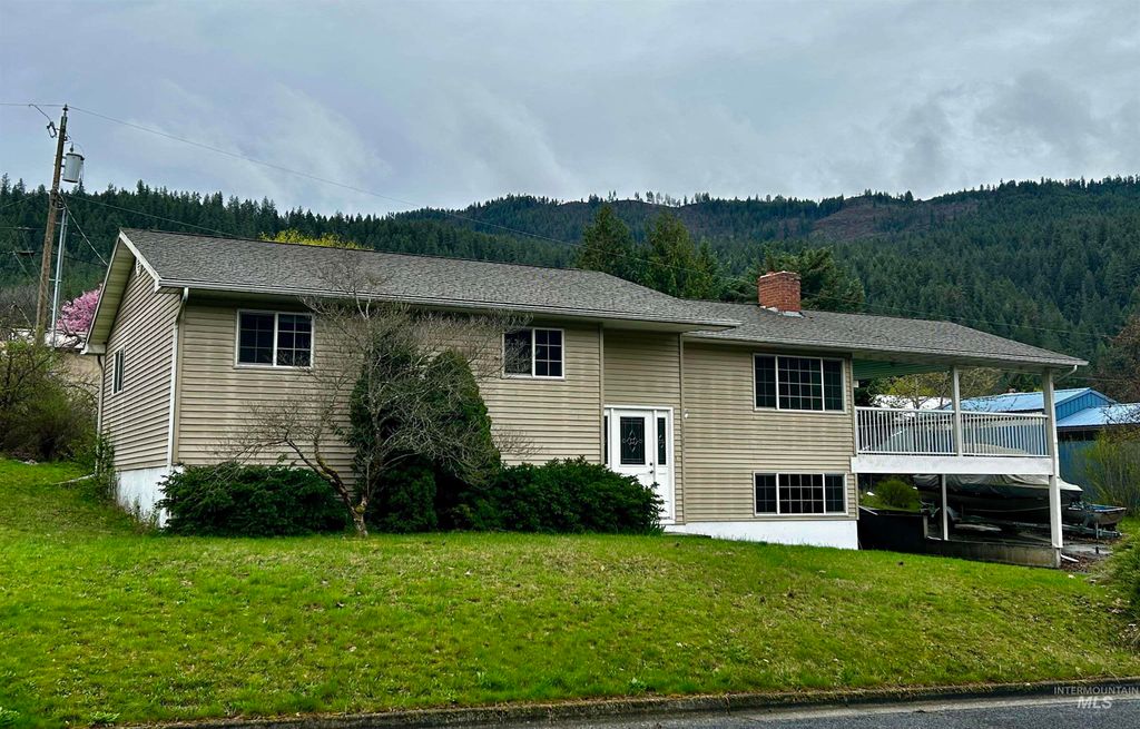 Photo of 12686 Laqa Ave, Orofino, ID 83544 (MLS # 98941896)