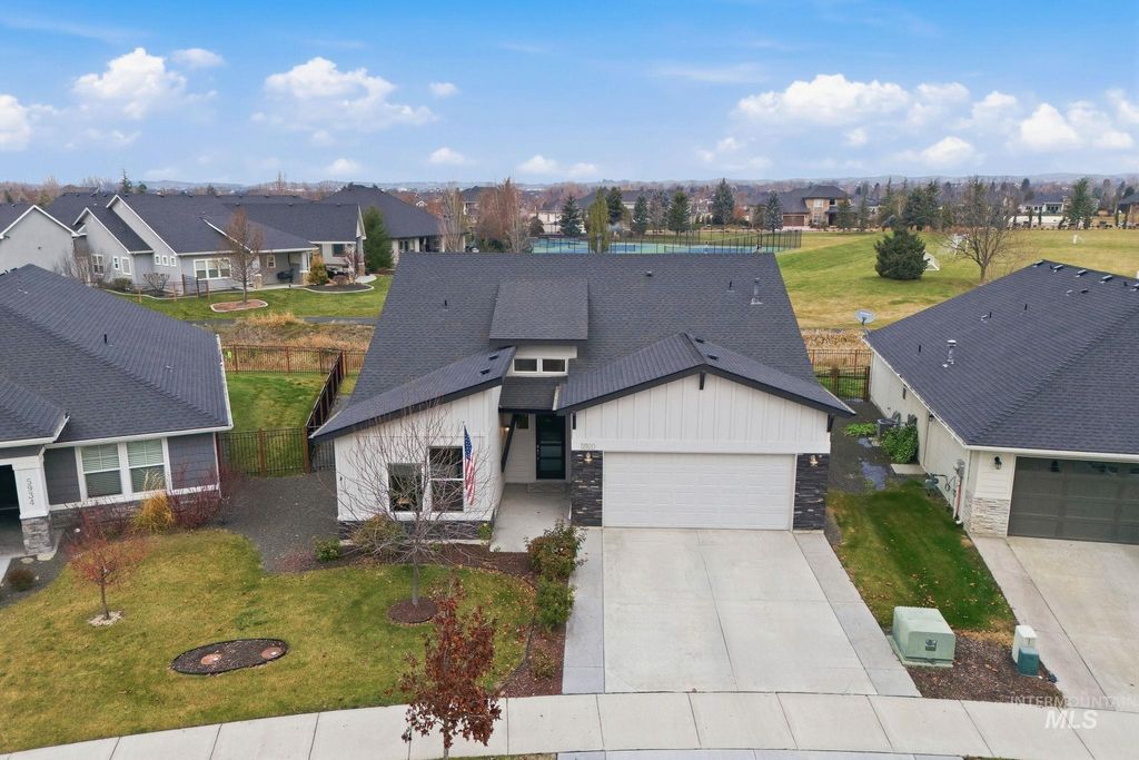 Photo of 5920 W Hamm Ln, Eagle, ID 83616 (MLS # 98969148)