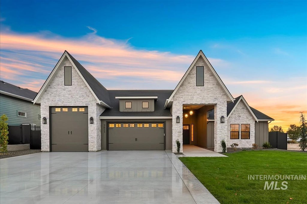 Photo of 9833 S Peregrine Falcon Ave, Nampa, ID 83686 (MLS # 99002618)