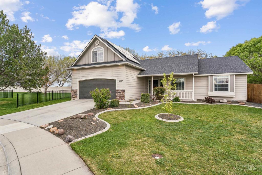 Photo of 12527 Deadwood Ct, Nampa, ID 83651 (MLS # 98982838)