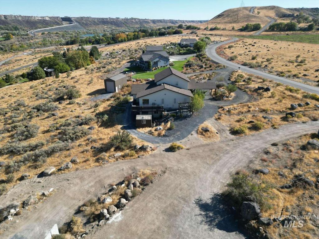 Photo of 1422 River View Ln, Buhl, ID 83316 (MLS # 98977026)