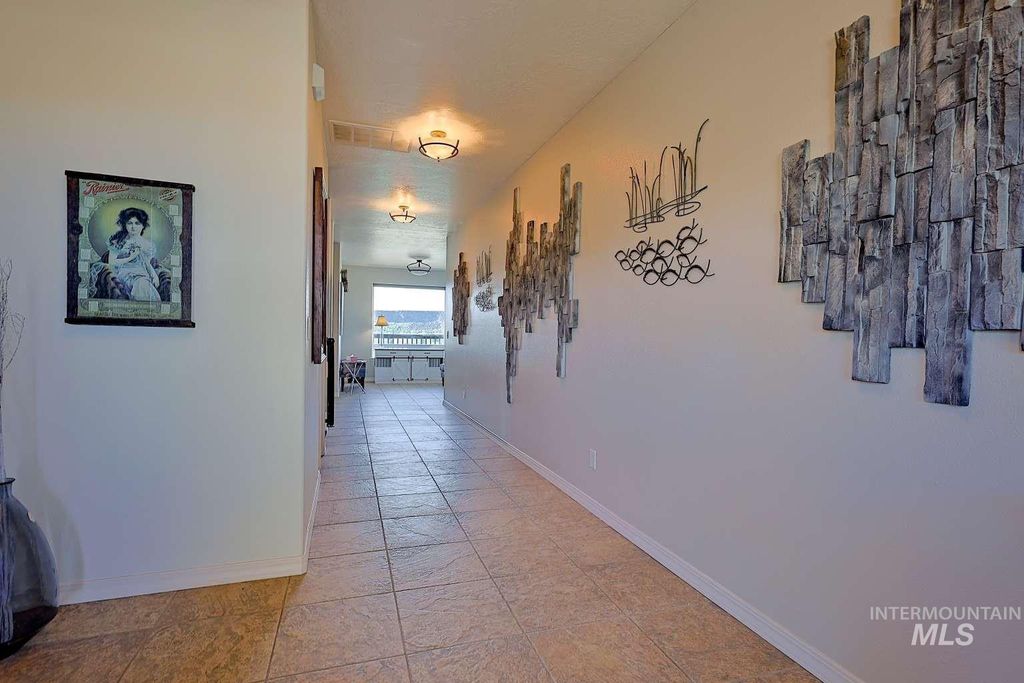 Photo of 1422 River View Ln, Buhl, ID 83316 (MLS # 98977026)