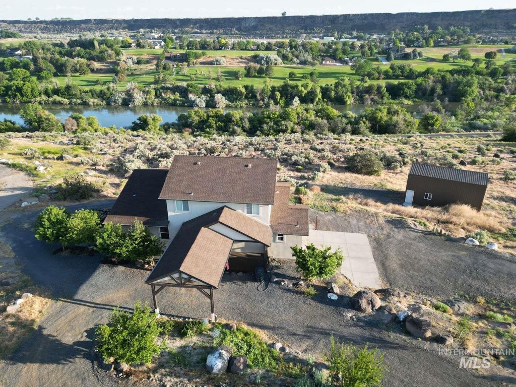 Photo of 1422 River View Ln, Buhl, ID 83316 (MLS # 98977026)