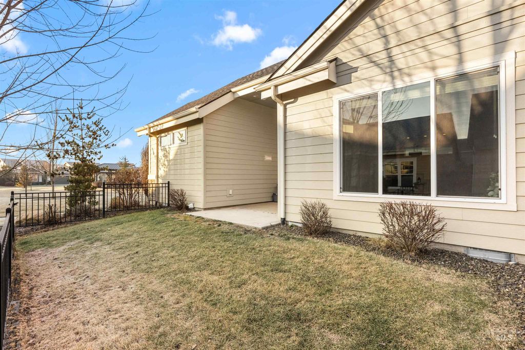 Photo of 390 W Lockhart Ln, Meridian, ID 83646 (MLS # 98972025)