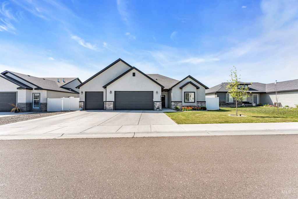 Photo of 1517 N Birch St, Jerome, ID 83338 (MLS # 98984558)
