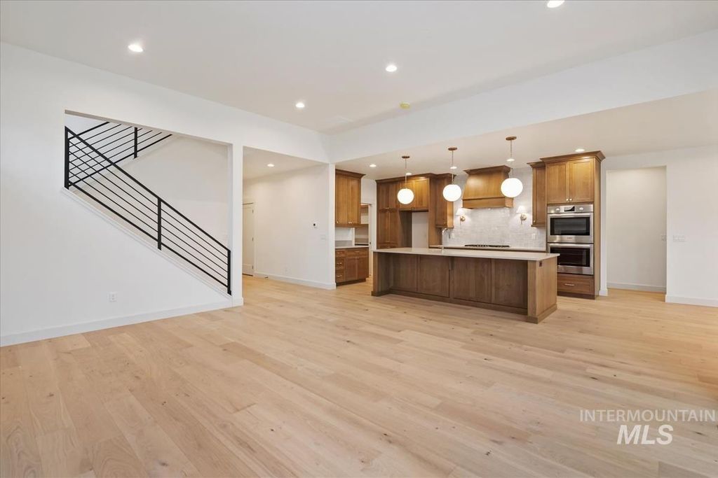 Photo of 3300 N 39th St, Boise, ID 83703 (MLS # 98974846)