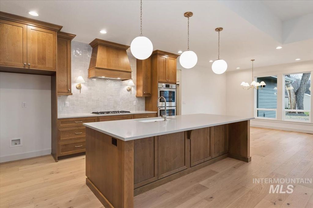 Photo of 3300 N 39th St, Boise, ID 83703 (MLS # 98974846)