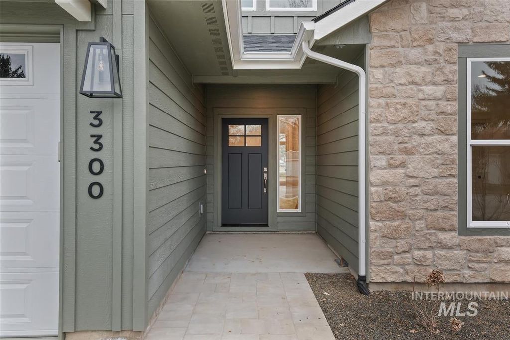 Photo of 3300 N 39th St, Boise, ID 83703 (MLS # 98974846)