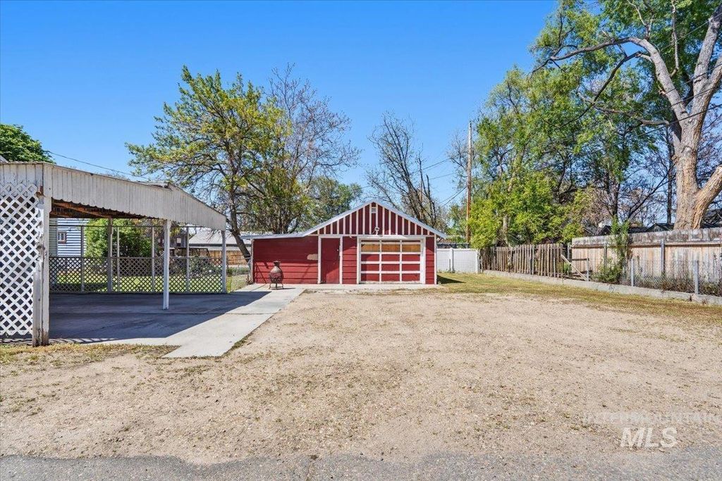 Photo of 512 7th Street S St, Nampa, ID 83651 (MLS # 98984105)