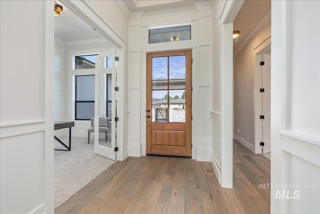 Photo of 2927 W Three Lakes Dr, Meridian, ID 83646 (MLS # 98978517)