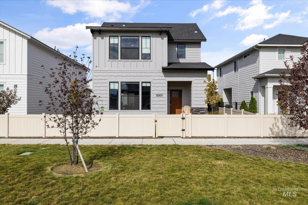 Photo of 5001 W Milano St, Meridian, ID 83646 (MLS # 98963479)