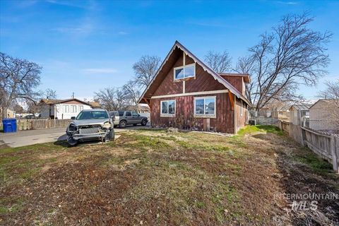 Photo of 586 Bolton St, Twin Falls, ID 83301 (MLS # 98975184)