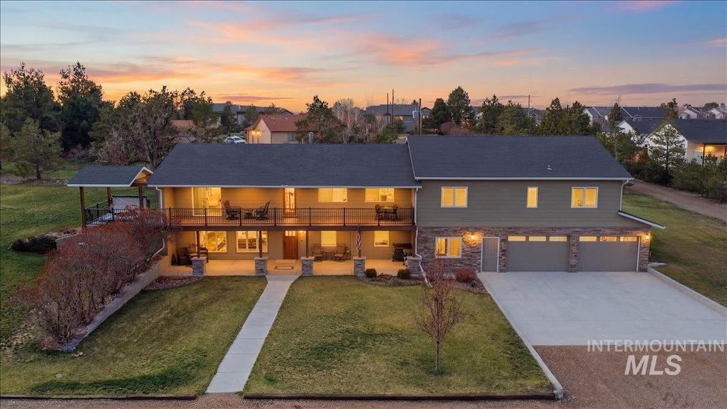 Photo of 1640 S 5th W St, Mountain Home, ID 83647 (MLS # 98977706)