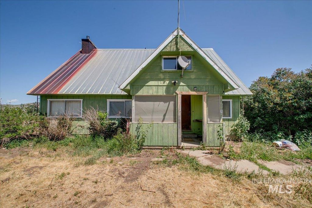 Photo of 1 E Mary Dr, Prairie, ID 83647 (MLS # 98951548)