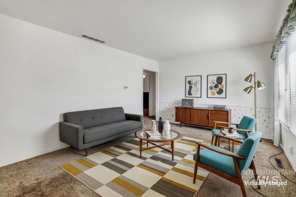 Photo of 415 Adams St, Twin Falls, ID 83301 (MLS # 98979456)