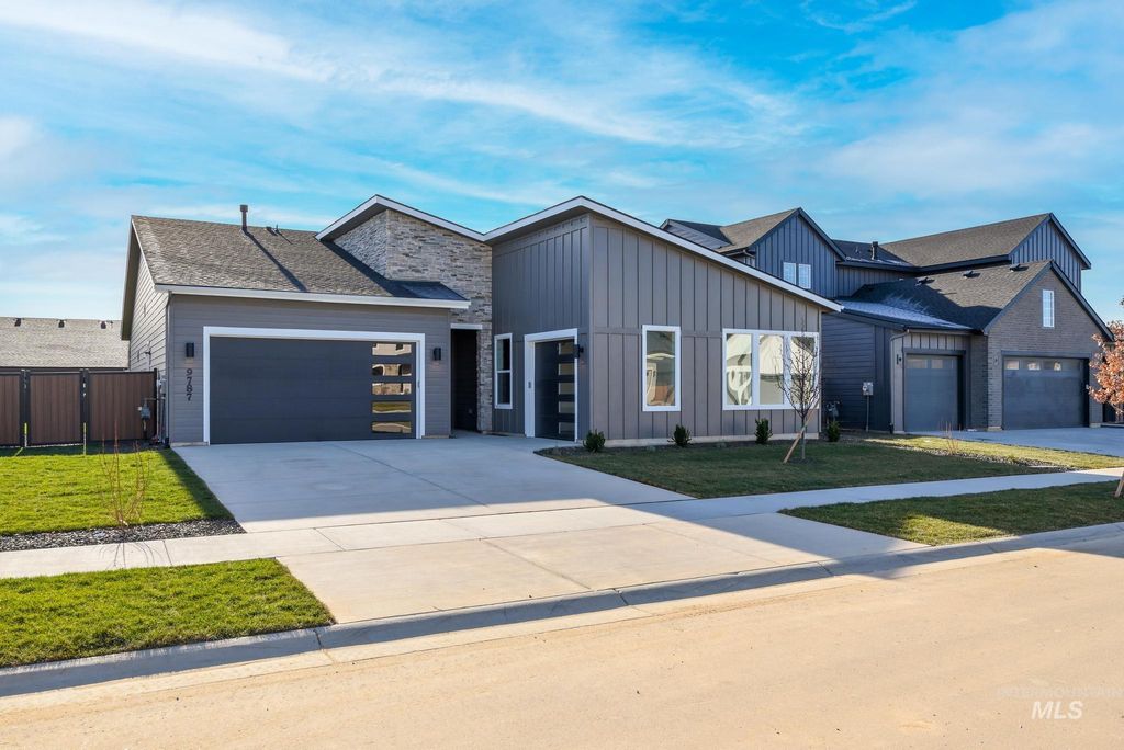 Photo of 5402 Juliet Rose Ave, Caldwell, ID 83607 (MLS # 98985916)