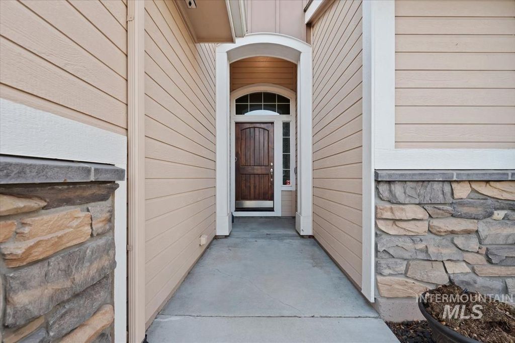 Photo of 2981 E Deerhill Dr, Meridian, ID 83642 (MLS # 98978414)