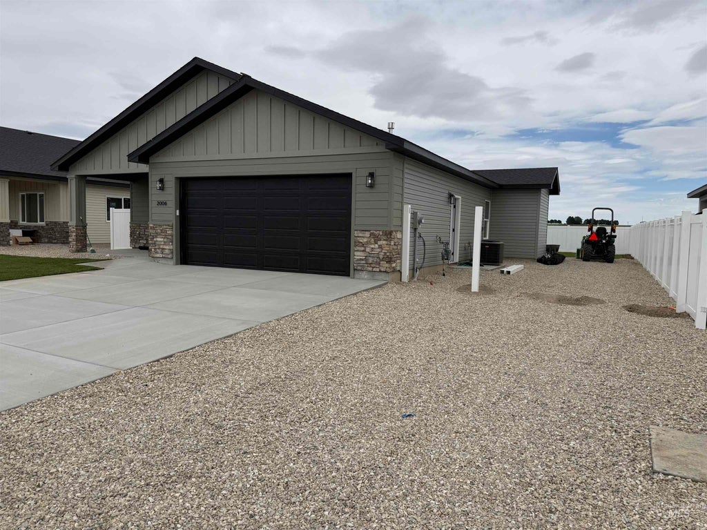 Photo of 2006 Trae Street, Jerome, ID 83338 (MLS # 98987438)
